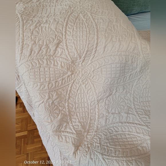 Cream Quilt, California King Size - Picture 2 of 5